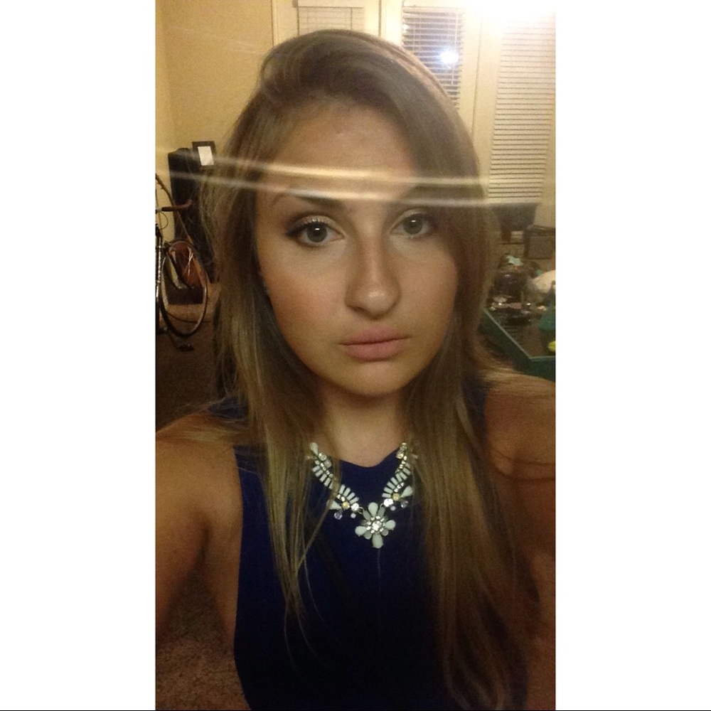 Meet your Posher, Monica